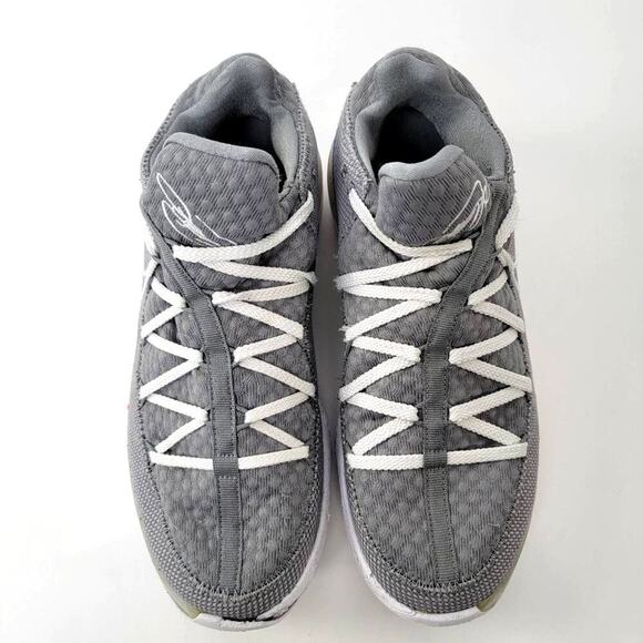 Nike LeBron 17 Low 'Particle Grey' - 10.5 - Picture 2 of 9